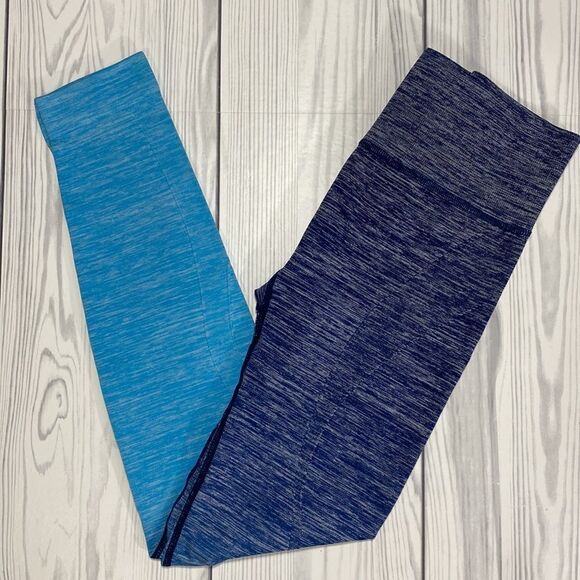 Ombré Blue Leggings Size Small - Picture 7 of 8